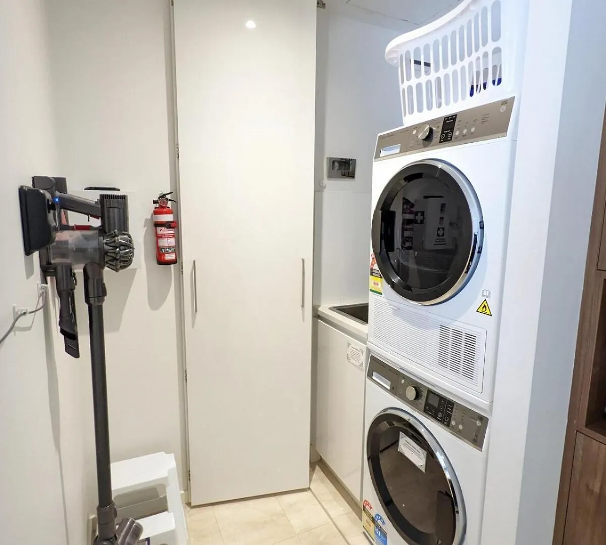 The Loft 3Bdr, City Centre, Family-Friendly, King Bed, Massage Chair, Parking キャンベラ